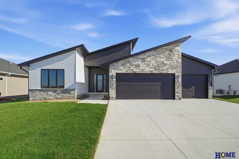 Photo of 604 N 106th Street, Lincoln, NE 68527 (MLS # 22532734)