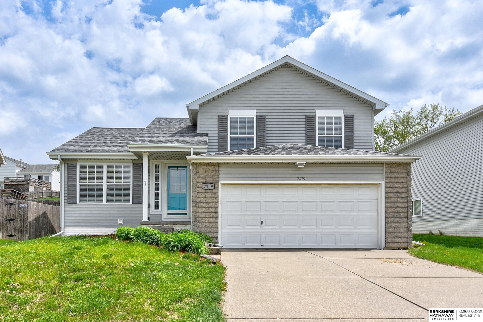 Omaha, Nebraska 68136, United States, 3 Bedrooms Bedrooms, ,2 BathroomsBathrooms,Residential,Pending,118898