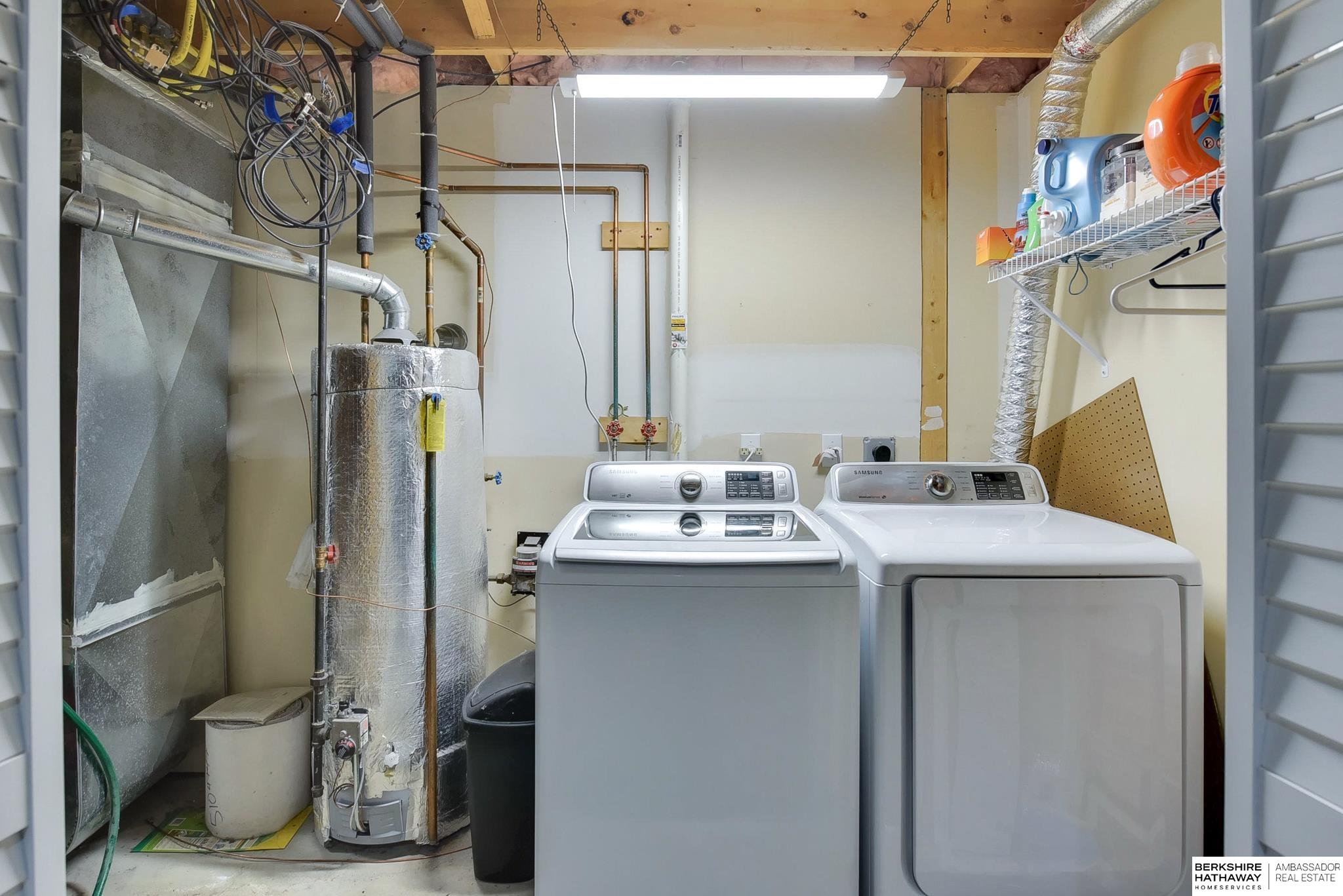 Omaha, Nebraska 68136, United States, 3 Bedrooms Bedrooms, ,2 BathroomsBathrooms,Residential,Pending,118898