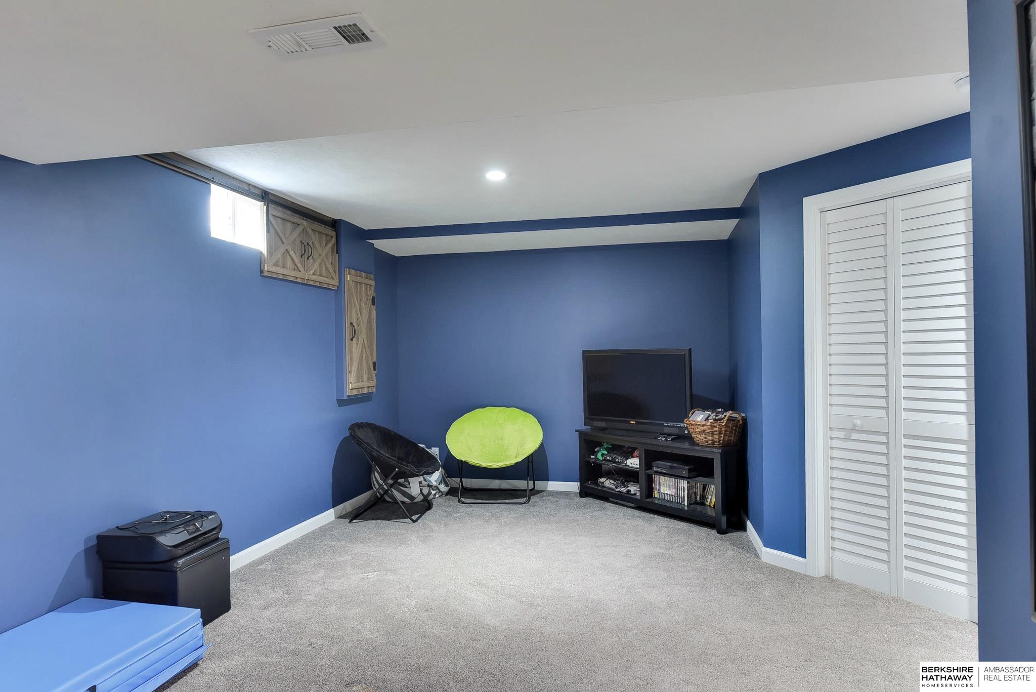 Omaha, Nebraska 68136, United States, 3 Bedrooms Bedrooms, ,2 BathroomsBathrooms,Residential,Pending,118898