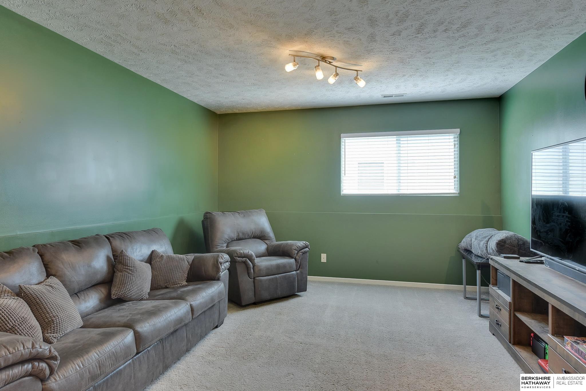 Omaha, Nebraska 68136, United States, 3 Bedrooms Bedrooms, ,2 BathroomsBathrooms,Residential,Pending,118898