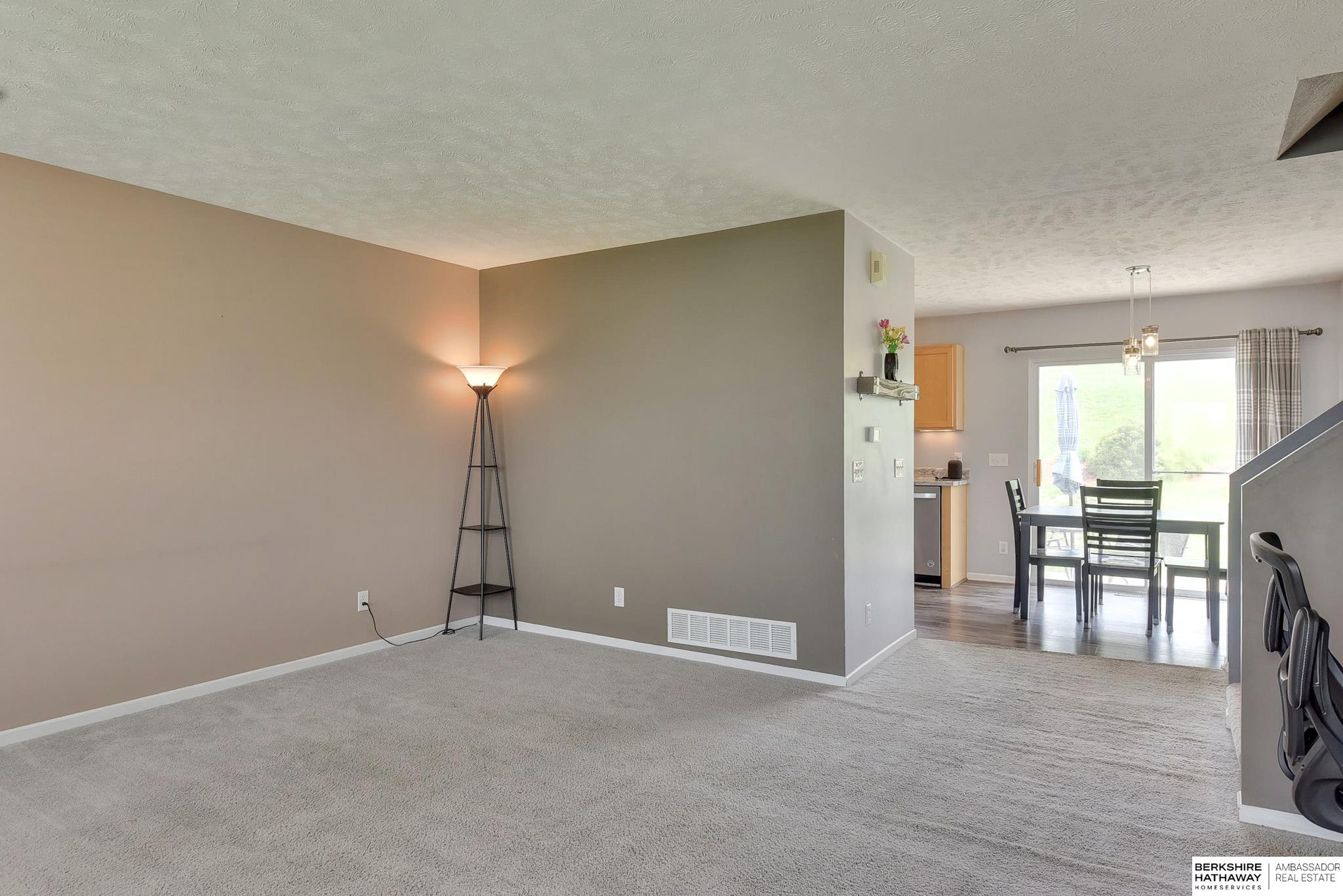 Omaha, Nebraska 68136, United States, 3 Bedrooms Bedrooms, ,2 BathroomsBathrooms,Residential,Pending,118898