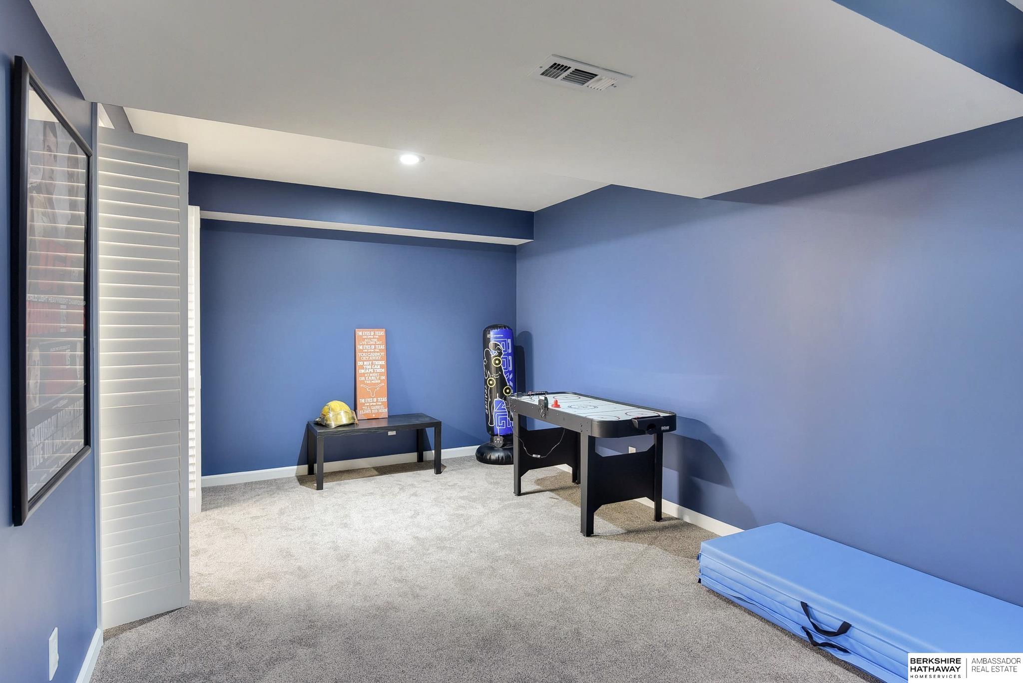 Omaha, Nebraska 68136, United States, 3 Bedrooms Bedrooms, ,2 BathroomsBathrooms,Residential,Pending,118898