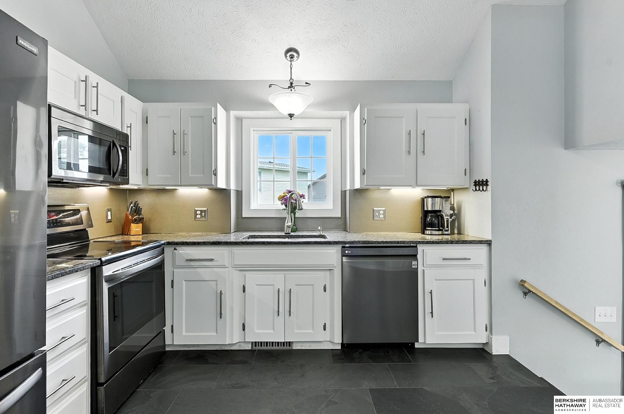 Omaha, Nebraska 68137, United States, 3 Bedrooms Bedrooms, ,2 BathroomsBathrooms,Residential,Active,172542