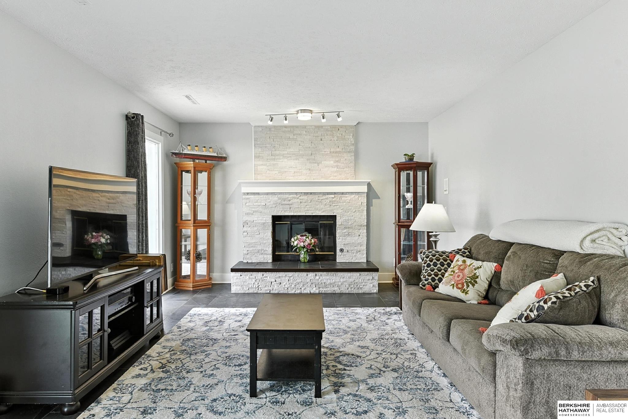 Omaha, Nebraska 68137, United States, 3 Bedrooms Bedrooms, ,2 BathroomsBathrooms,Residential,Active,172542