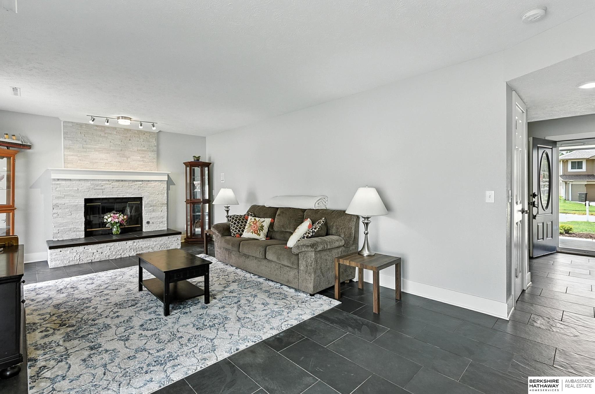 Omaha, Nebraska 68137, United States, 3 Bedrooms Bedrooms, ,2 BathroomsBathrooms,Residential,Active,172542