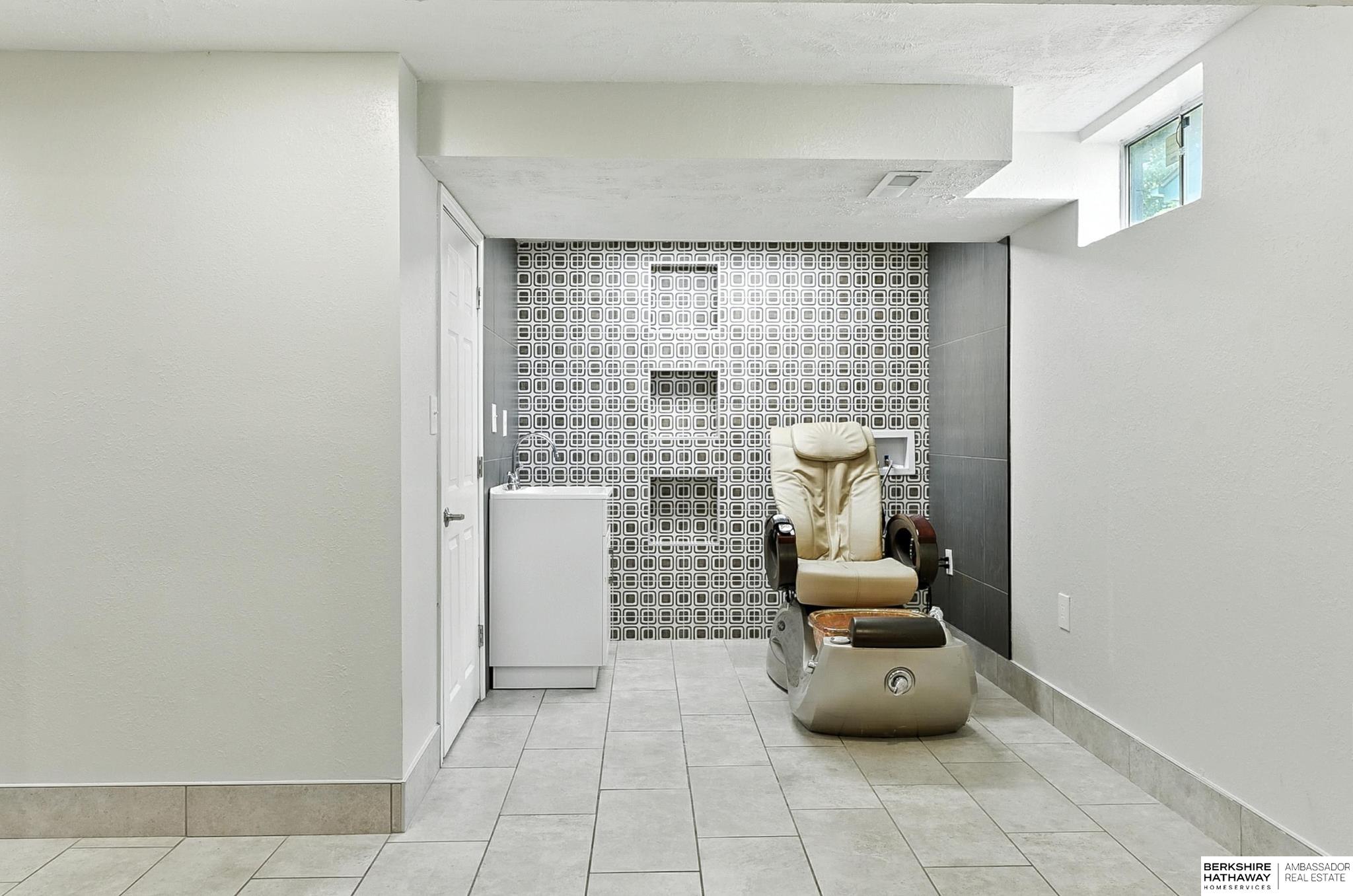 Omaha, Nebraska 68137, United States, 3 Bedrooms Bedrooms, ,2 BathroomsBathrooms,Residential,Active,172542