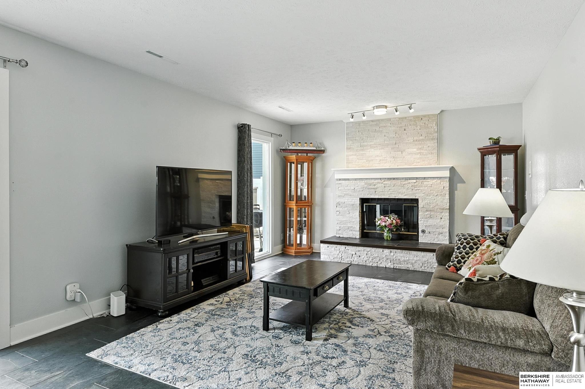 Omaha, Nebraska 68137, United States, 3 Bedrooms Bedrooms, ,2 BathroomsBathrooms,Residential,Active,172542