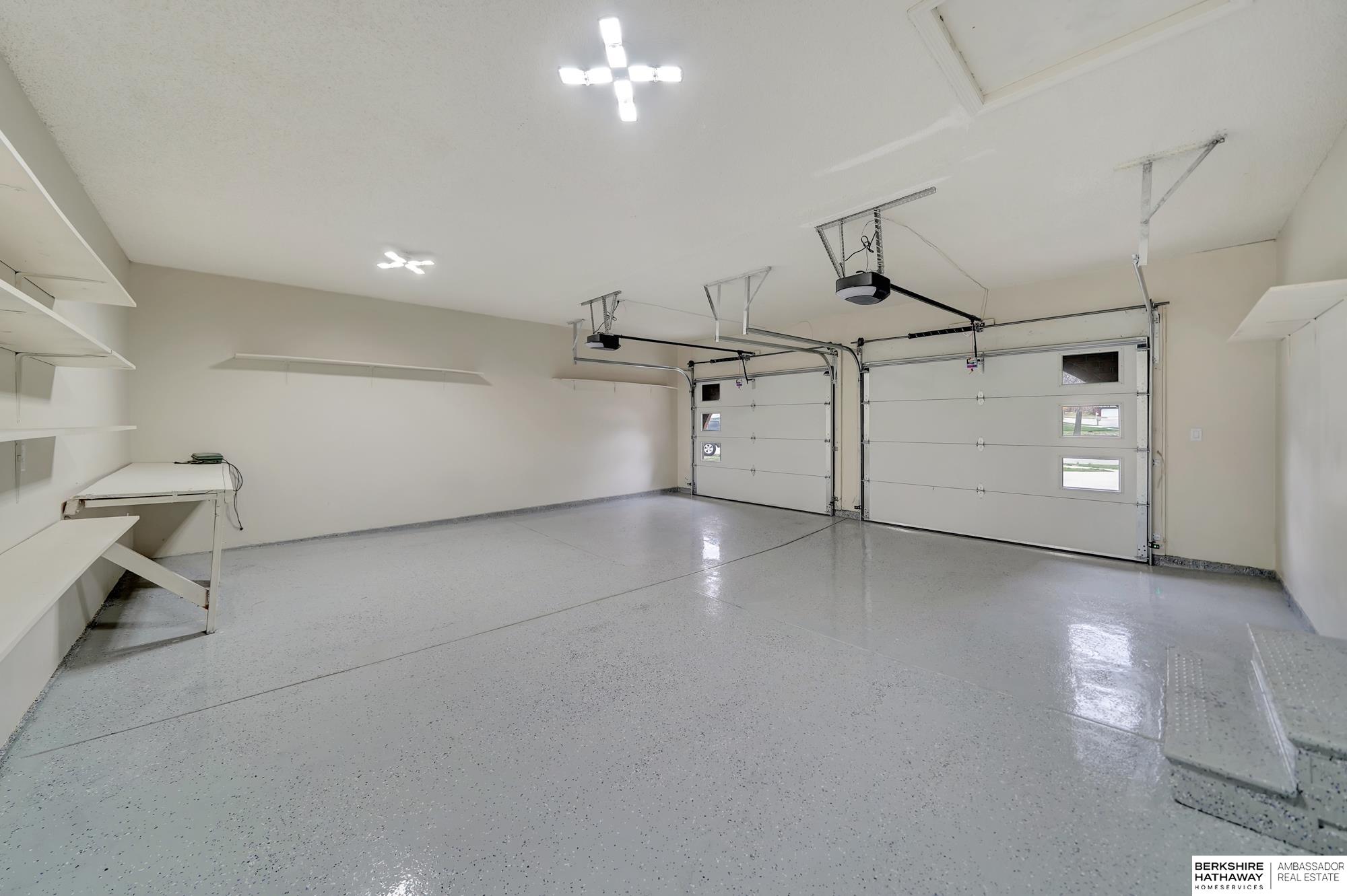 Lincoln, Nebraska 68506, United States, 4 Bedrooms Bedrooms, ,5 BathroomsBathrooms,Residential,Active,97945