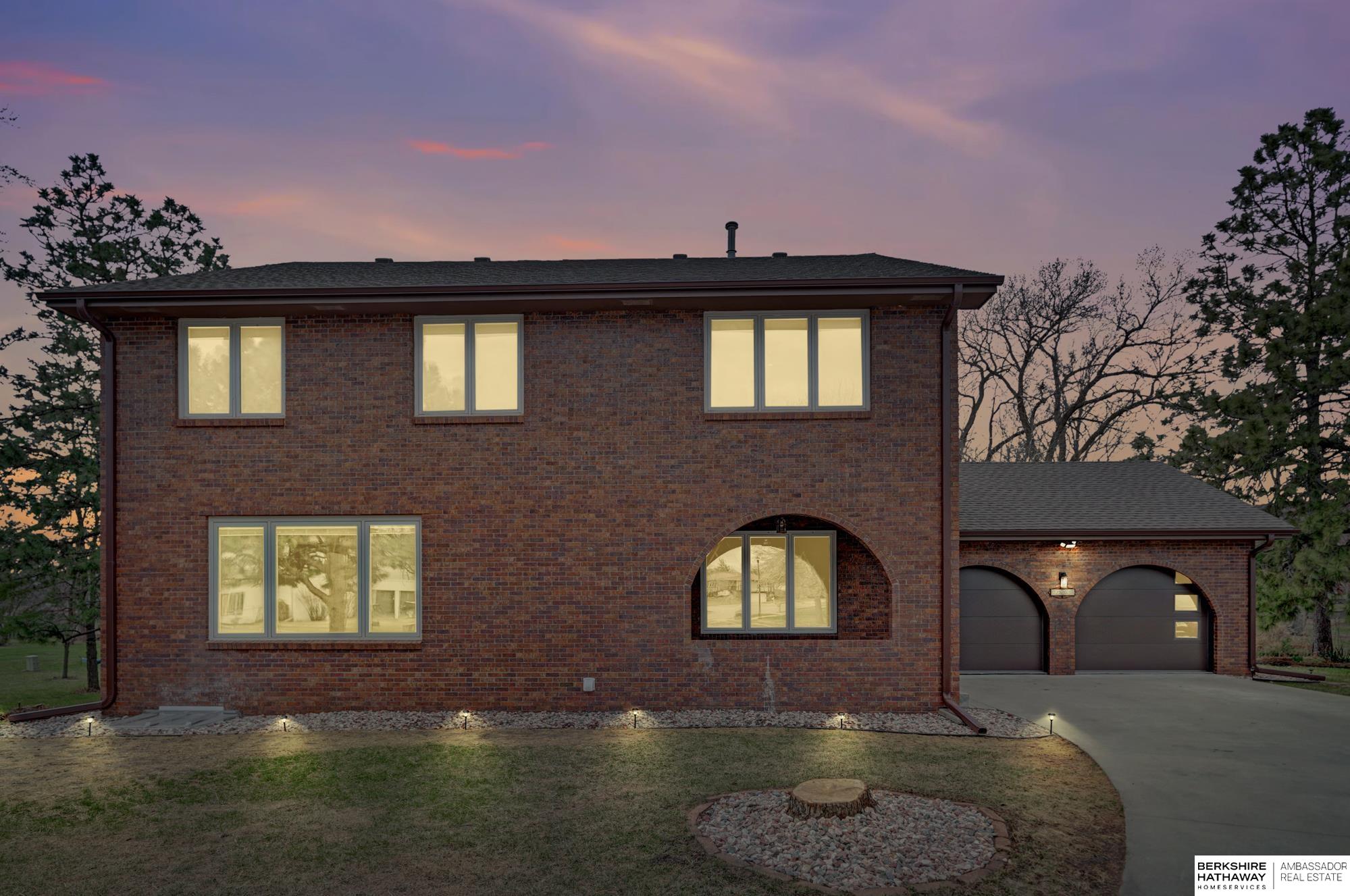 Lincoln, Nebraska 68506, United States, 4 Bedrooms Bedrooms, ,5 BathroomsBathrooms,Residential,Active,97945