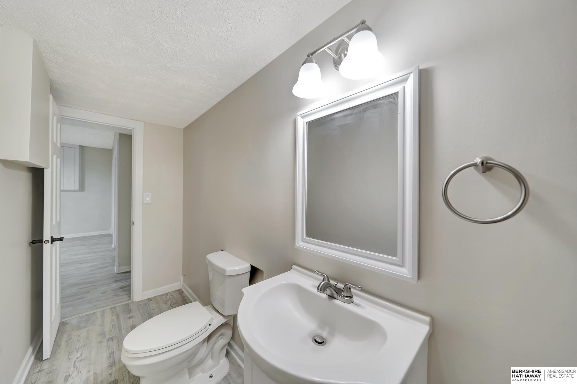 Lincoln, Nebraska 68506, United States, 4 Bedrooms Bedrooms, ,5 BathroomsBathrooms,Residential,Active,97945