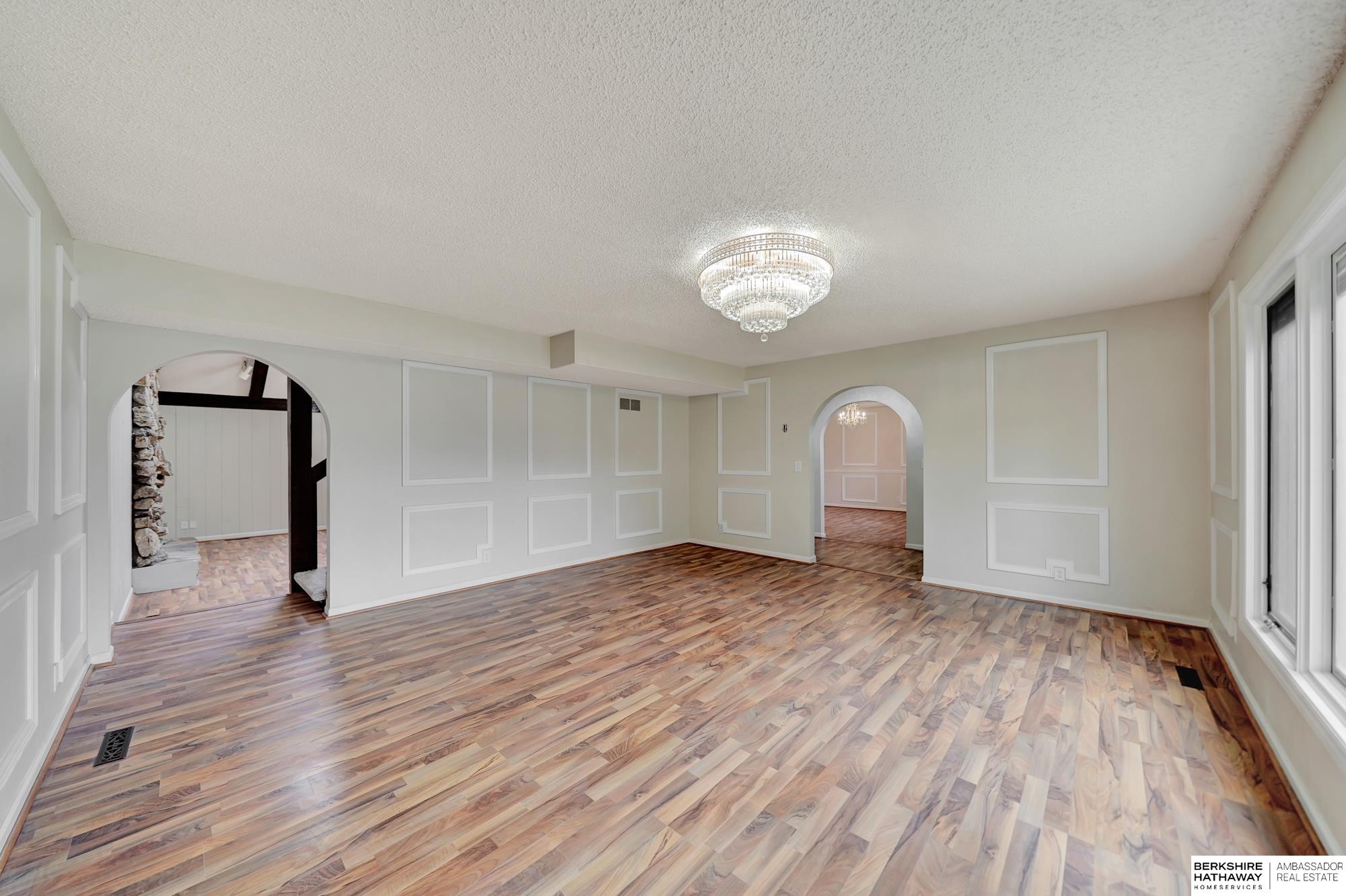 Lincoln, Nebraska 68506, United States, 4 Bedrooms Bedrooms, ,5 BathroomsBathrooms,Residential,Active,97945