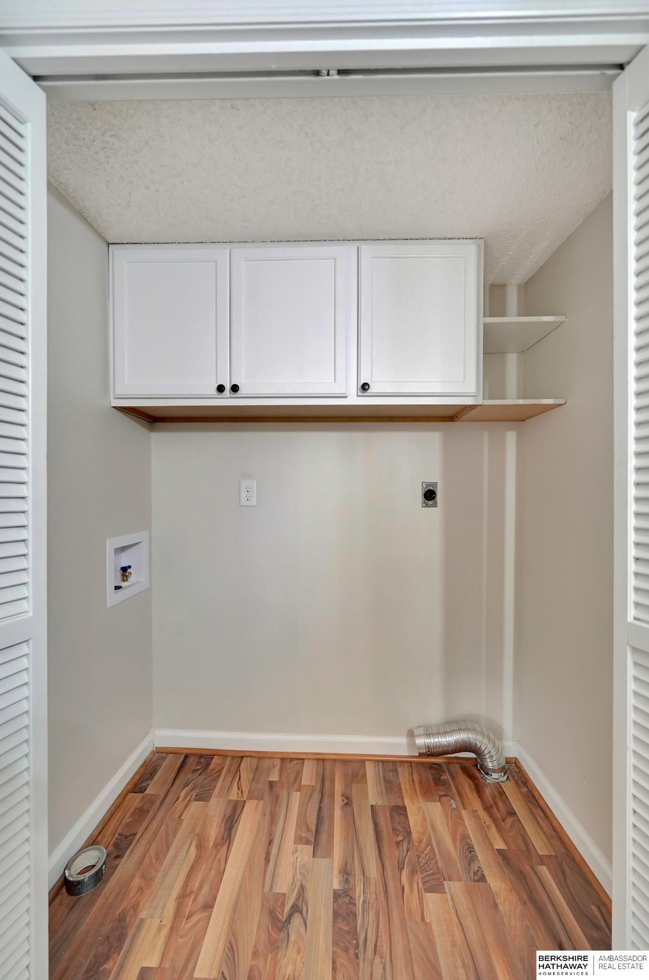 Lincoln, Nebraska 68506, United States, 4 Bedrooms Bedrooms, ,5 BathroomsBathrooms,Residential,Active,97945