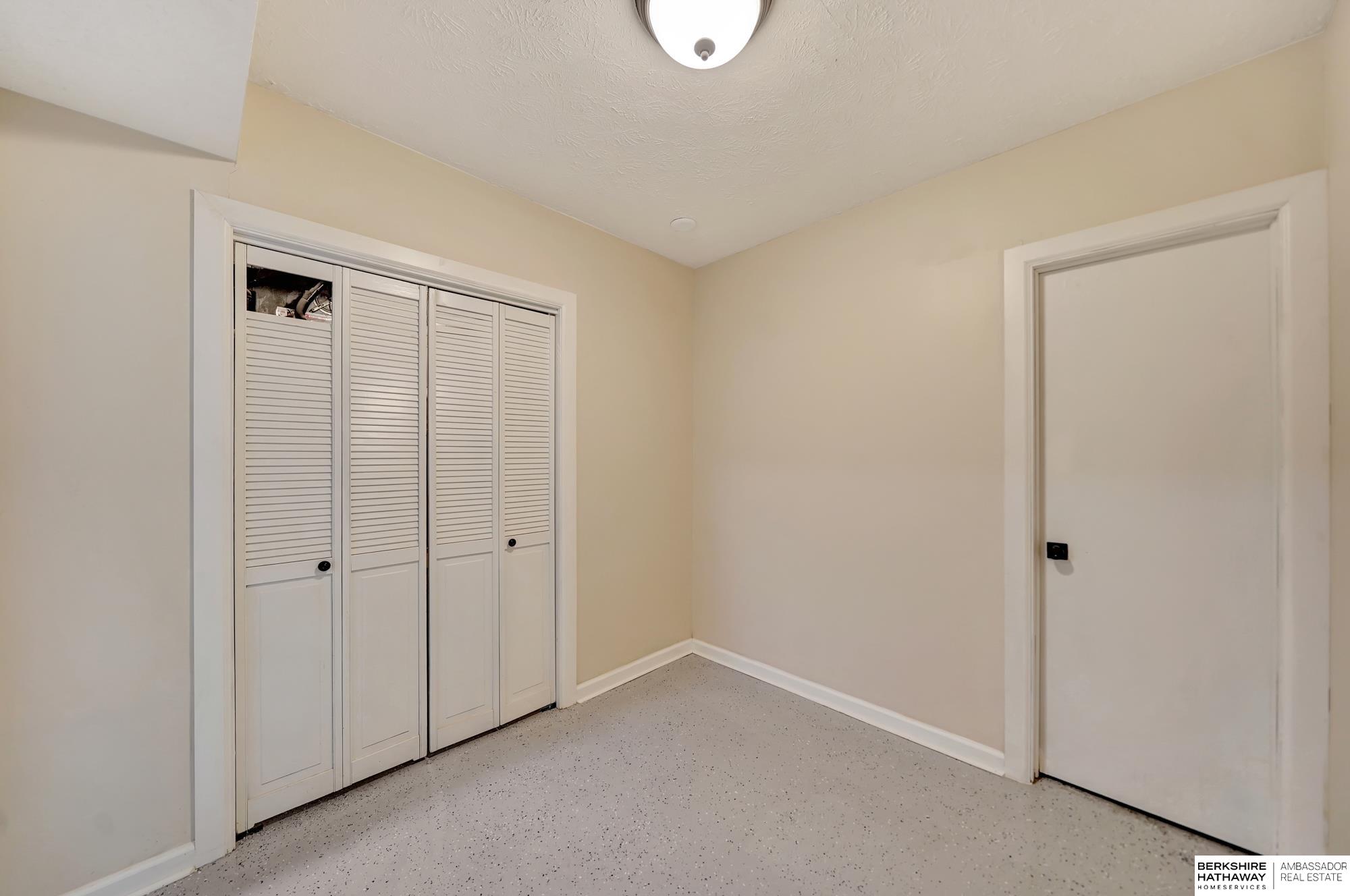 Lincoln, Nebraska 68506, United States, 4 Bedrooms Bedrooms, ,5 BathroomsBathrooms,Residential,Active,97945