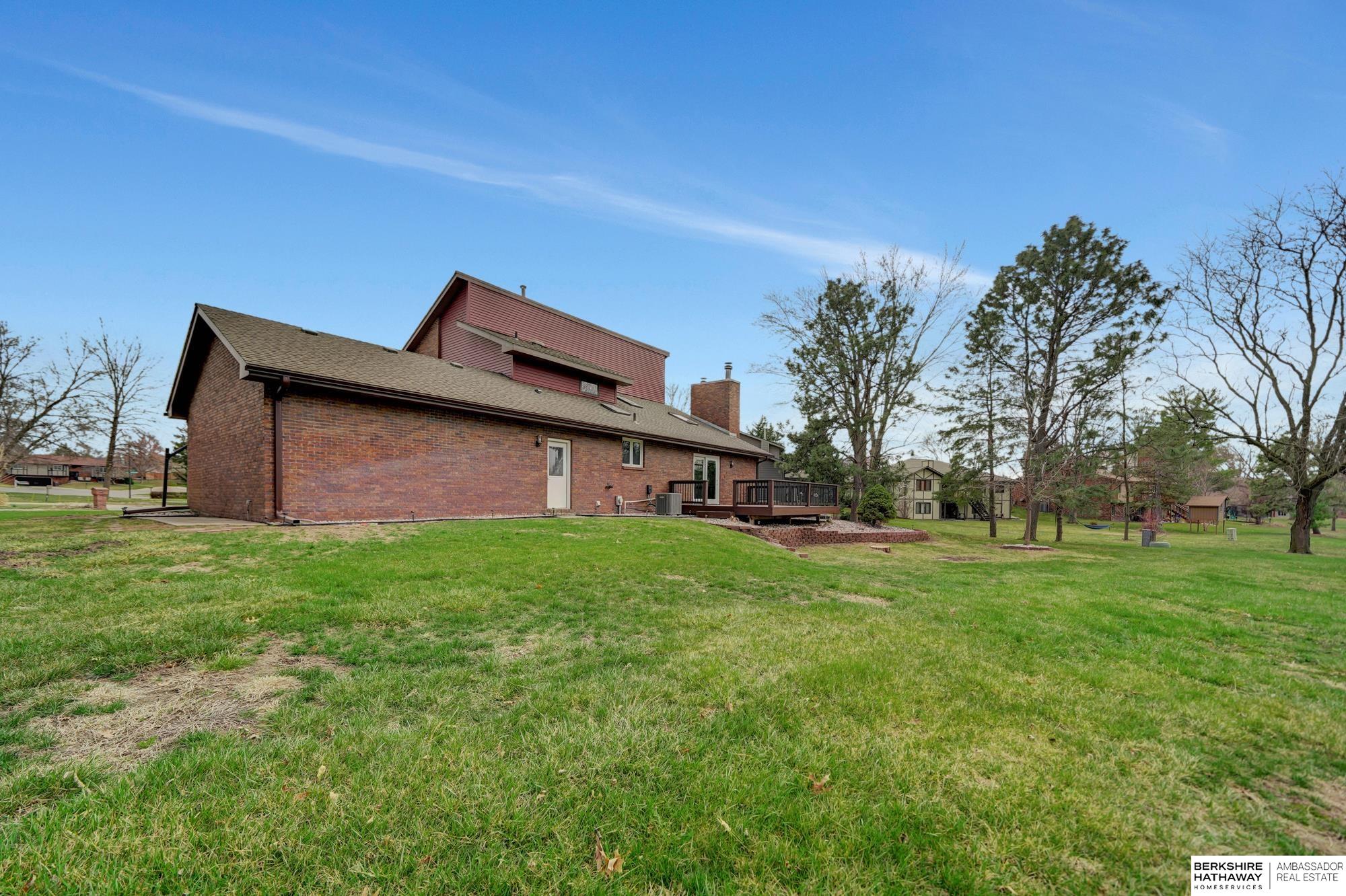 Lincoln, Nebraska 68506, United States, 4 Bedrooms Bedrooms, ,5 BathroomsBathrooms,Residential,Active,97945