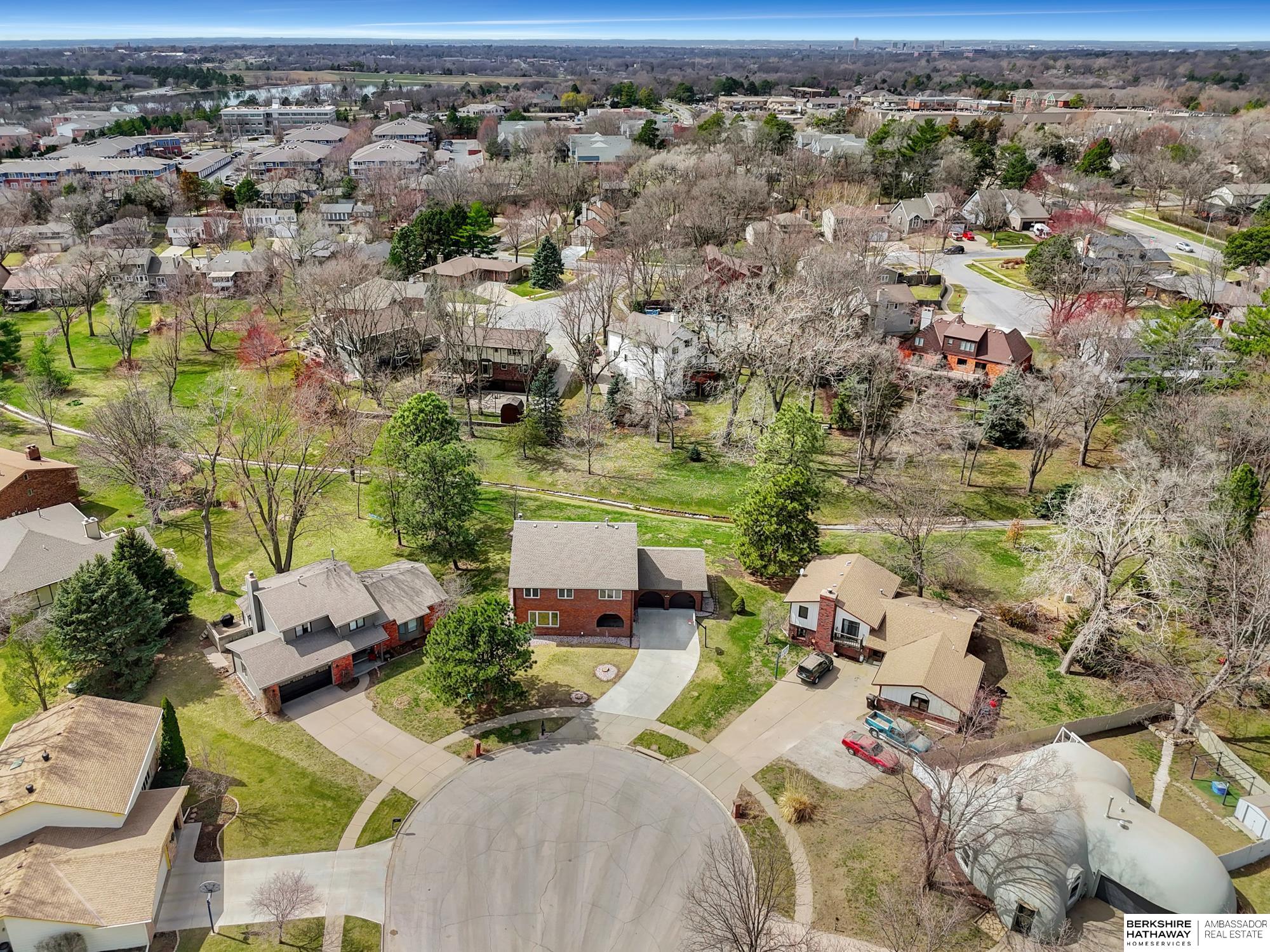 Lincoln, Nebraska 68506, United States, 4 Bedrooms Bedrooms, ,5 BathroomsBathrooms,Residential,Active,97945