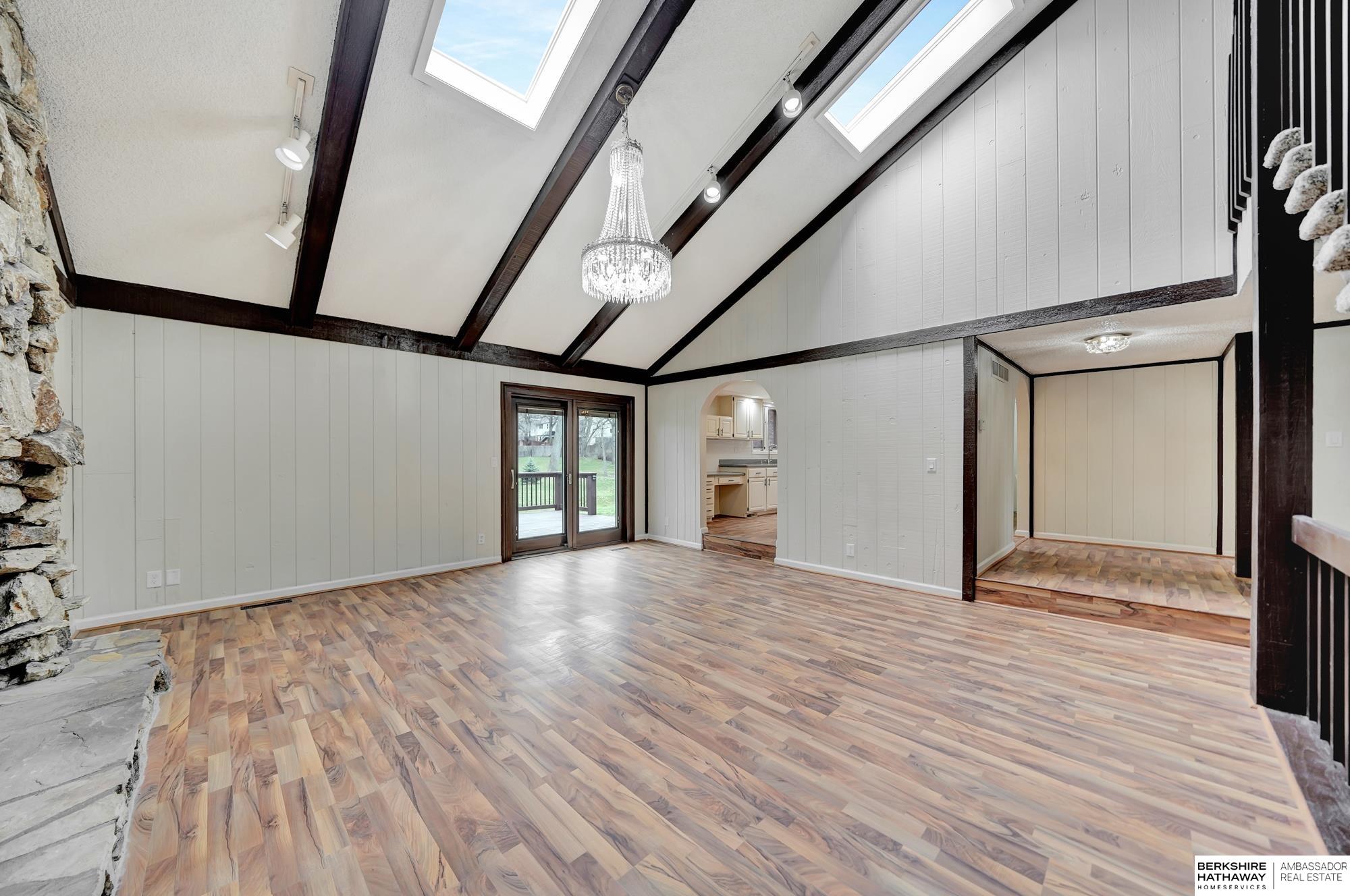 Lincoln, Nebraska 68506, United States, 4 Bedrooms Bedrooms, ,5 BathroomsBathrooms,Residential,Active,97945