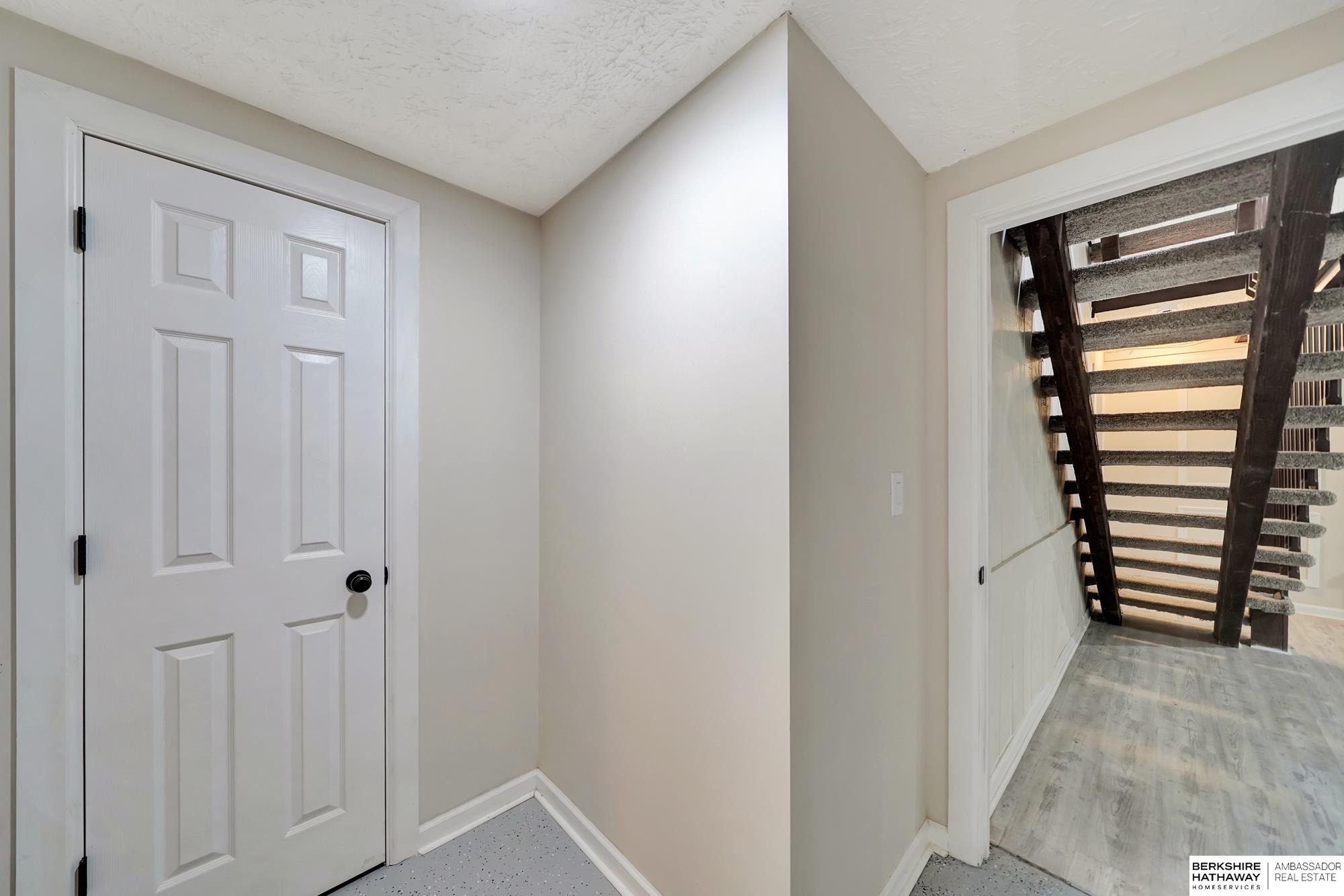 Lincoln, Nebraska 68506, United States, 4 Bedrooms Bedrooms, ,5 BathroomsBathrooms,Residential,Active,97945