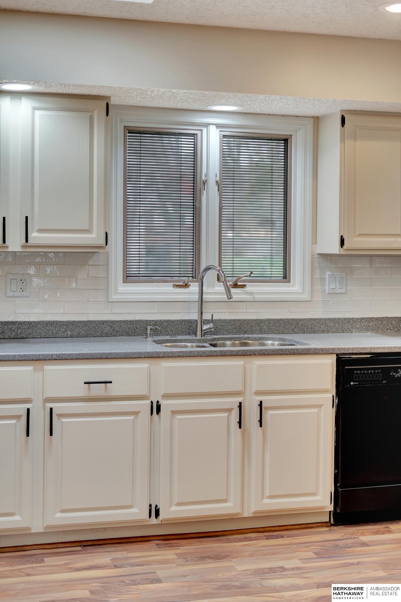 Lincoln, Nebraska 68506, United States, 4 Bedrooms Bedrooms, ,5 BathroomsBathrooms,Residential,Active,97945