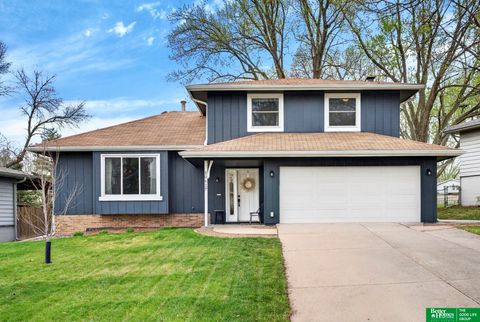 Photo of 10617 M Street, Omaha, NE 68127 (MLS # 22611362)