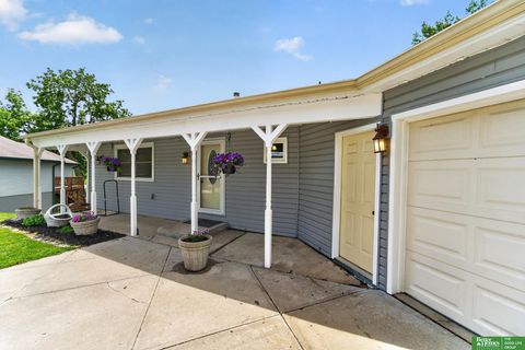 Photo of 807 Mohanna Place, Bellevue, NE 68005 (MLS # 22619207)