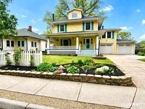 Photo of 1951 Sewell Street, Lincoln, NE 68502 (MLS # 22611776)