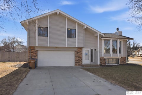 Photo of 3421 E Dutchman Circle, Bellevue, NE 68123 (MLS # 22621337)