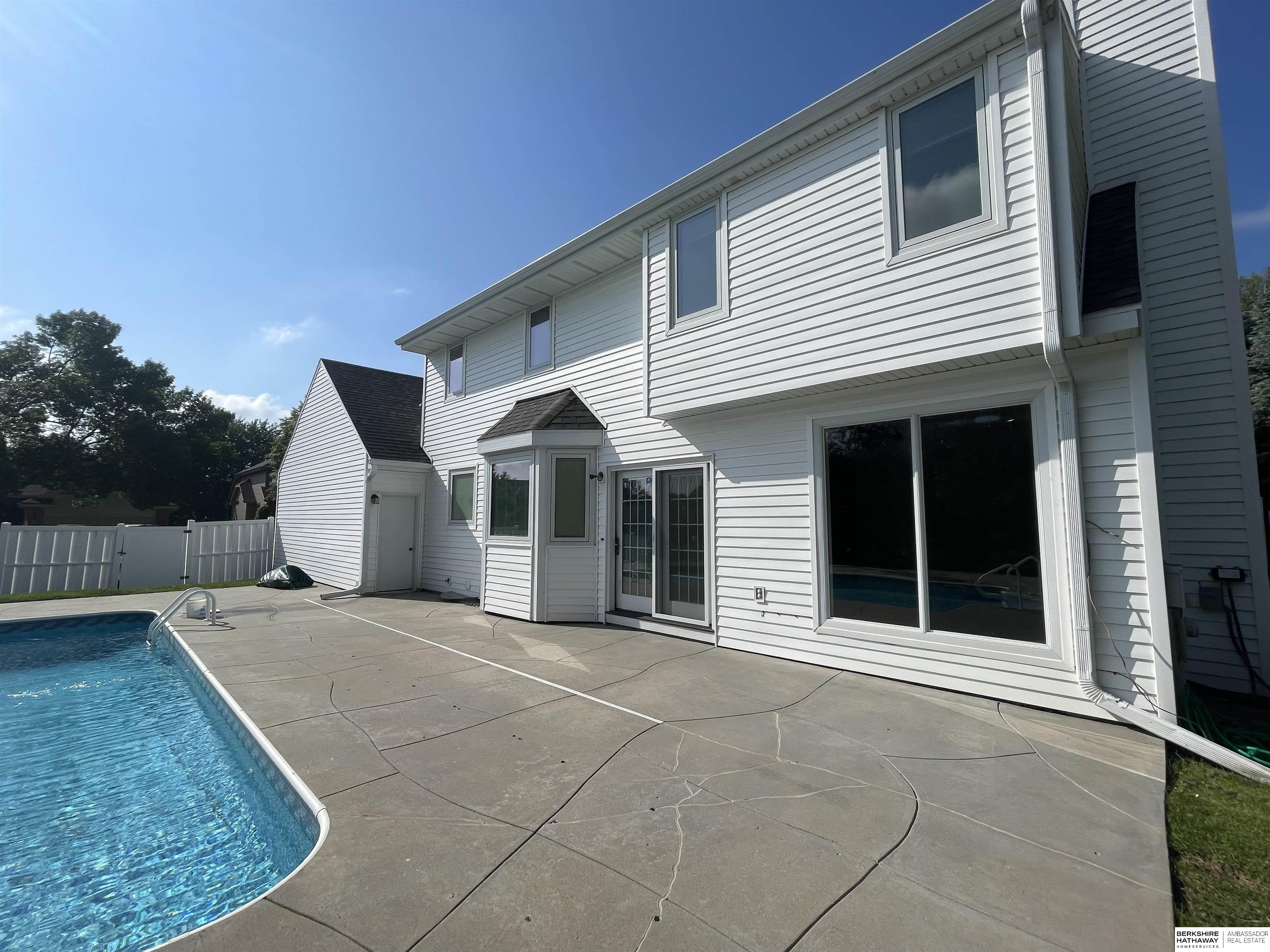 Omaha, Nebraska 68164, United States, 4 Bedrooms Bedrooms, ,4 BathroomsBathrooms,Residential,Active,149574