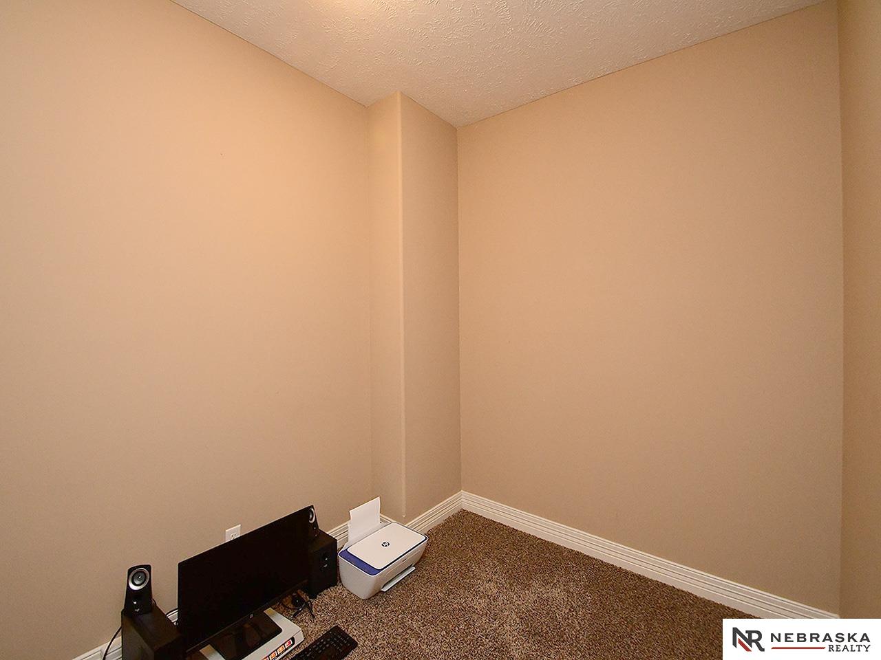 Omaha, Nebraska 68135, United States, 4 Bedrooms Bedrooms, ,3 BathroomsBathrooms,Residential,Active,241676