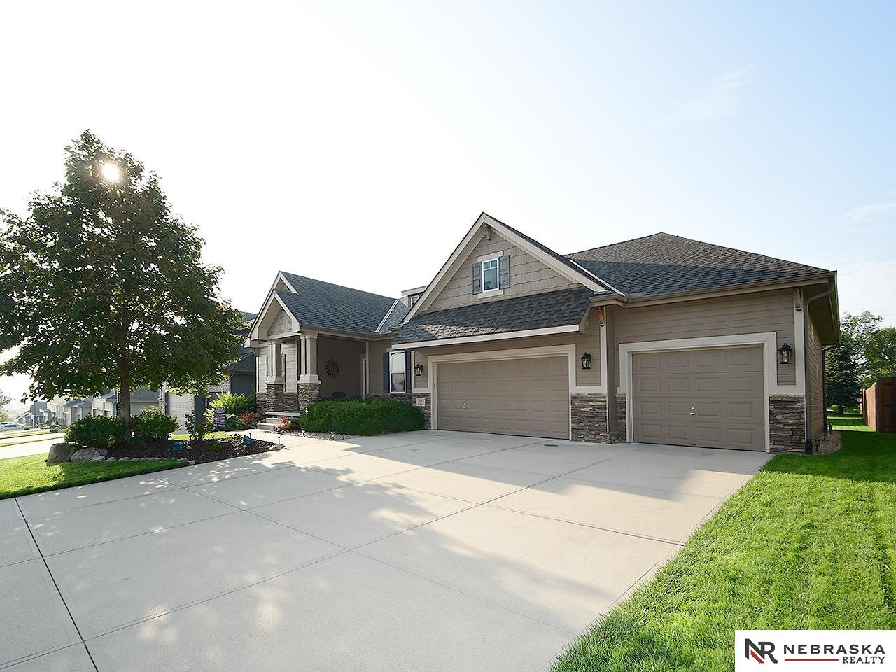 Omaha, Nebraska 68135, United States, 4 Bedrooms Bedrooms, ,3 BathroomsBathrooms,Residential,Active,241676