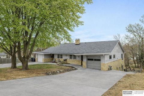 Photo of 4660 Frances Street, Omaha, NE 68106 (MLS # 22603779)