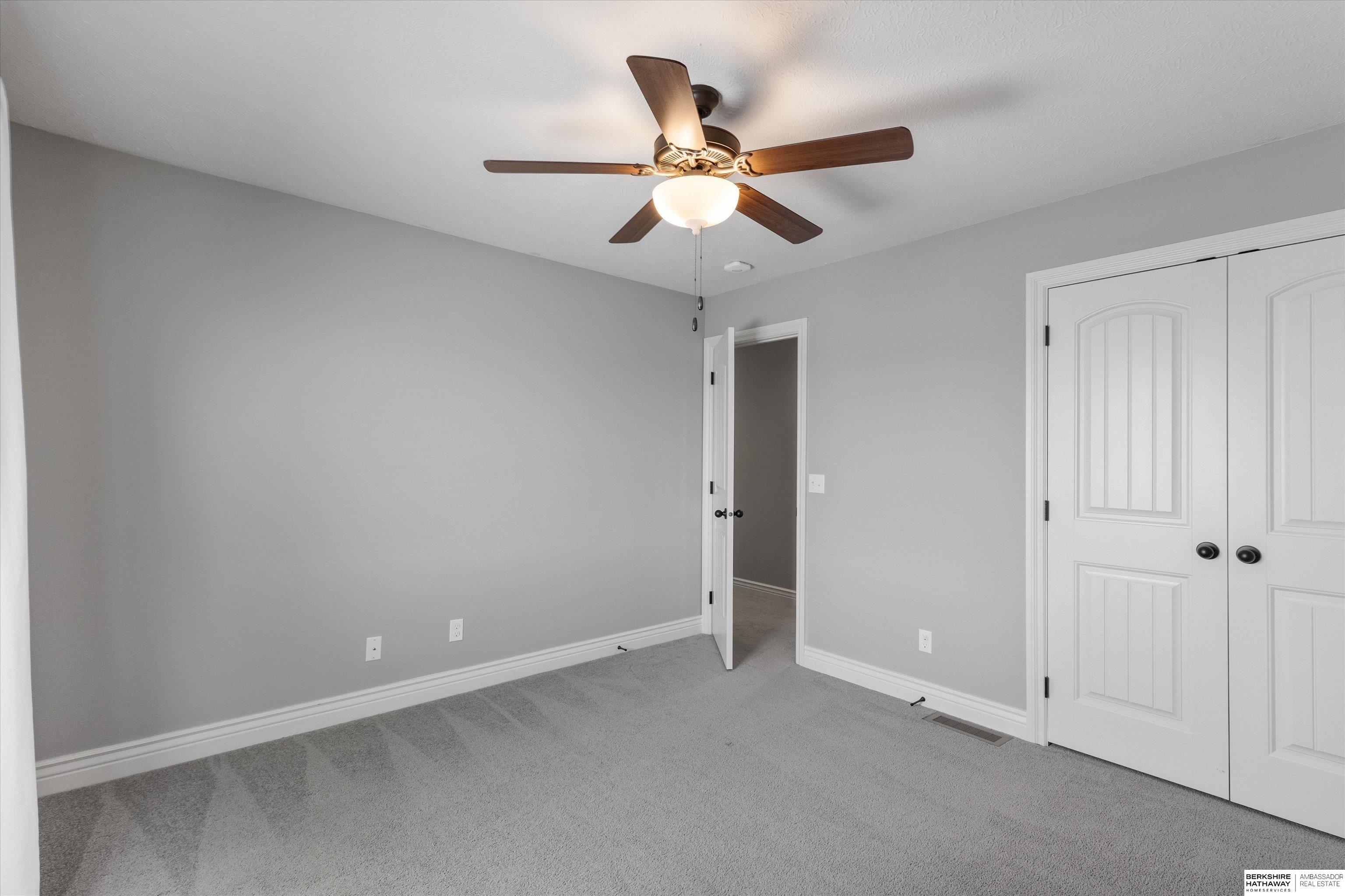 Papillion, Nebraska 68046, United States, 5 Bedrooms Bedrooms, ,4 BathroomsBathrooms,Residential,Pending,110750