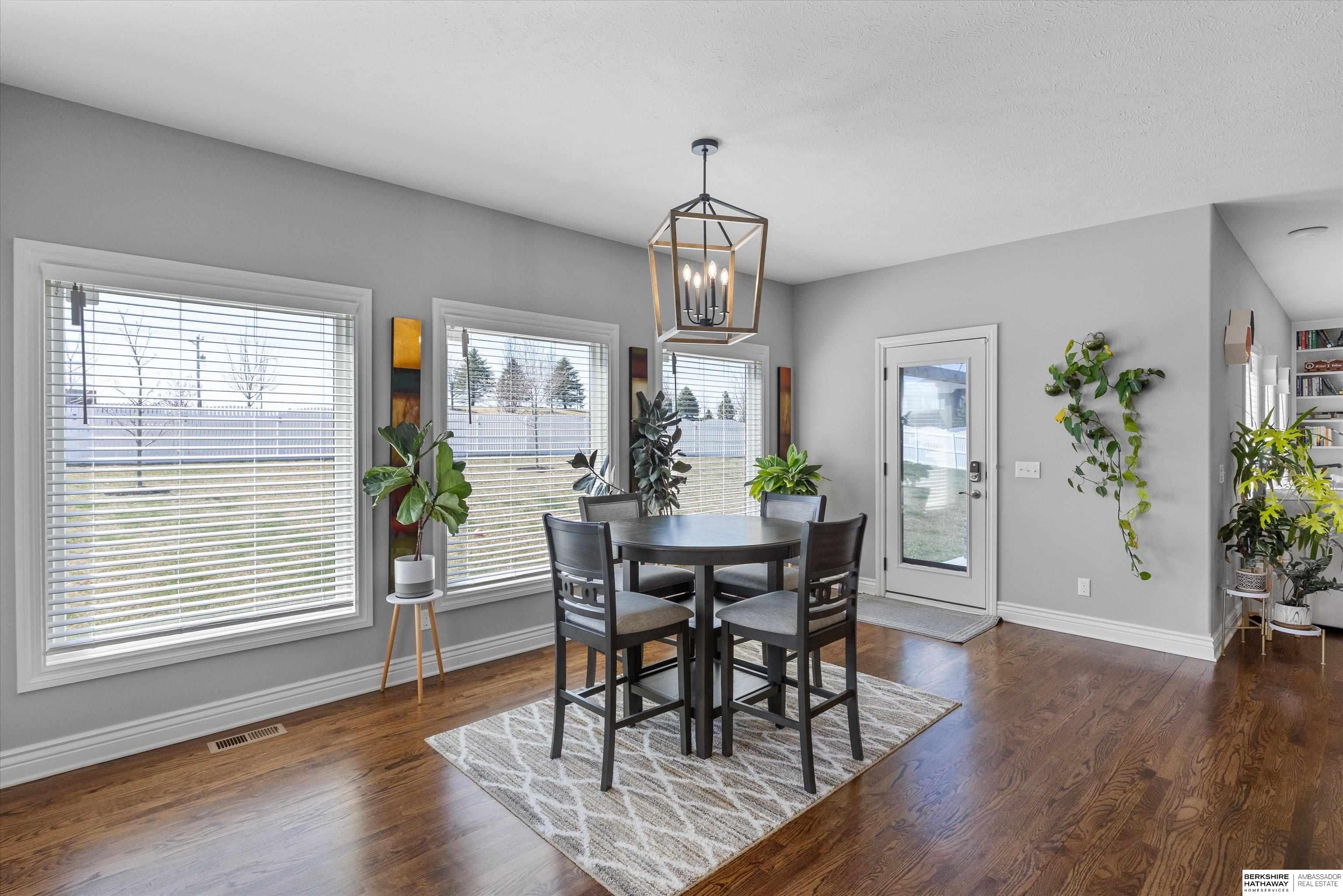 Papillion, Nebraska 68046, United States, 5 Bedrooms Bedrooms, ,4 BathroomsBathrooms,Residential,Pending,110750