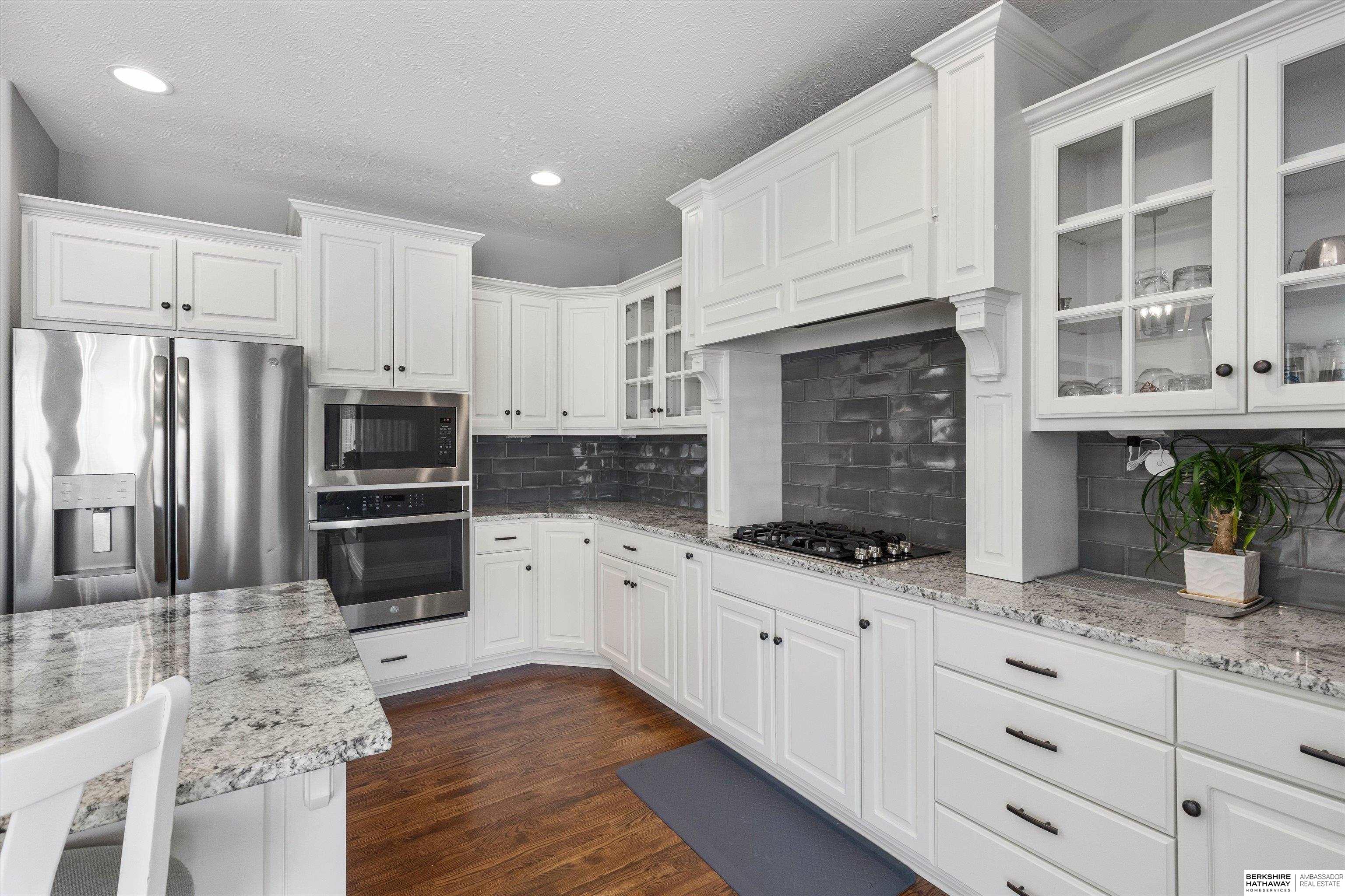 Papillion, Nebraska 68046, United States, 5 Bedrooms Bedrooms, ,4 BathroomsBathrooms,Residential,Pending,110750