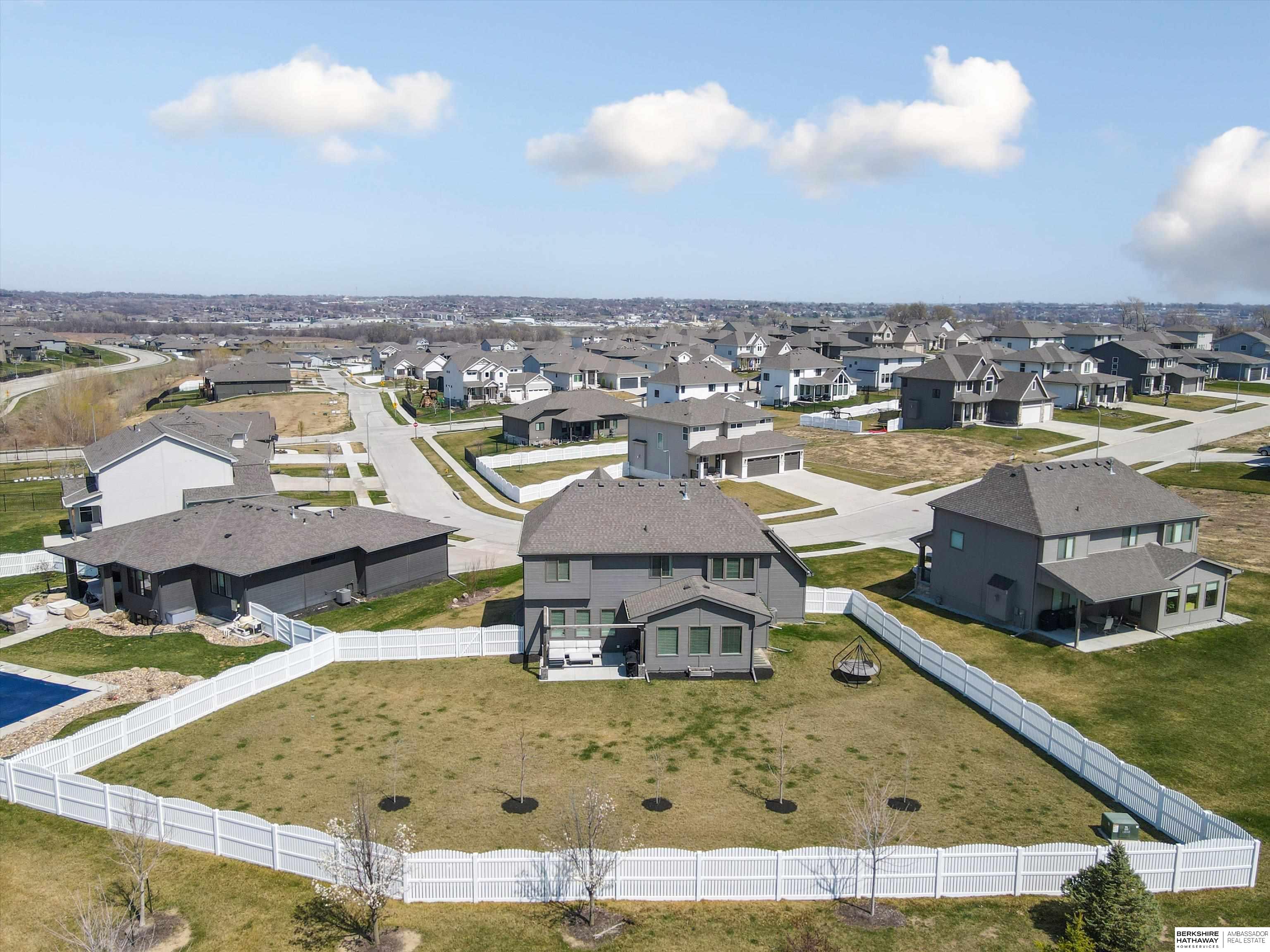 Papillion, Nebraska 68046, United States, 5 Bedrooms Bedrooms, ,4 BathroomsBathrooms,Residential,Pending,110750