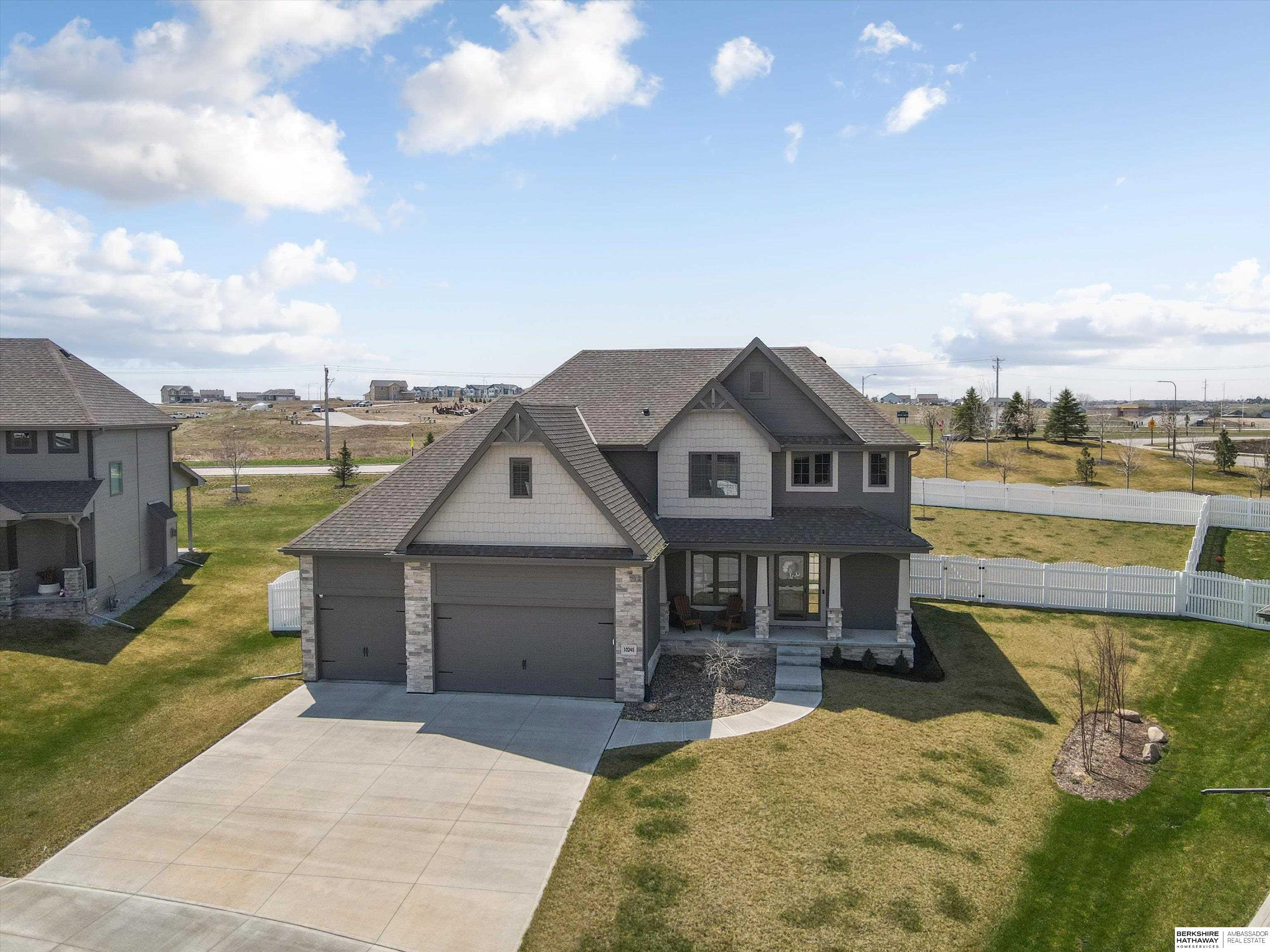 Papillion, Nebraska 68046, United States, 5 Bedrooms Bedrooms, ,4 BathroomsBathrooms,Residential,Pending,110750