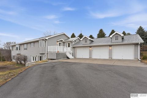 Photo of 36712 Oakmont Drive, Louisville, NE 68037 (MLS # 22606627)