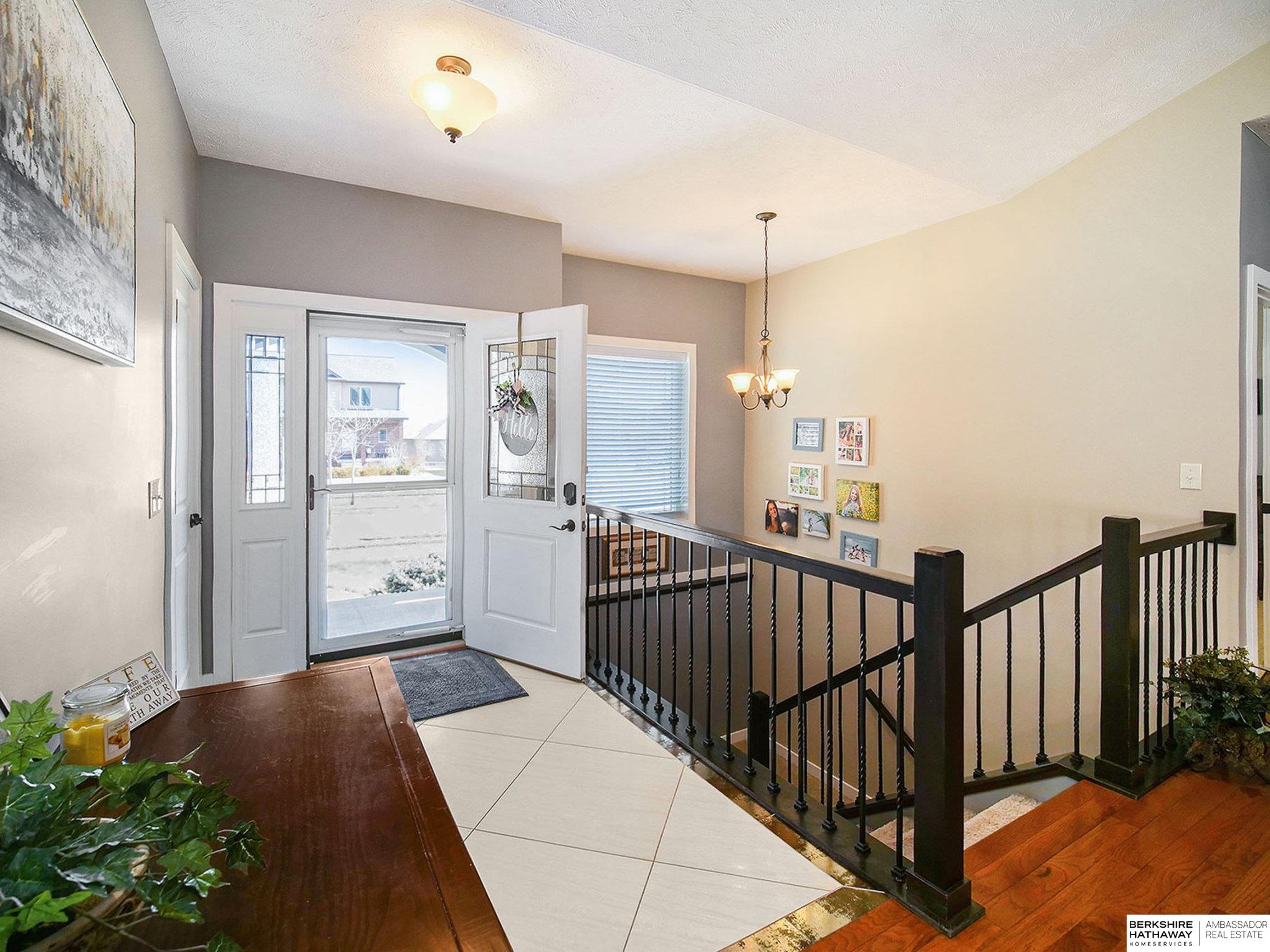 Lincoln, Nebraska 68516, United States, 5 Bedrooms Bedrooms, ,3 BathroomsBathrooms,Residential,Active,77991