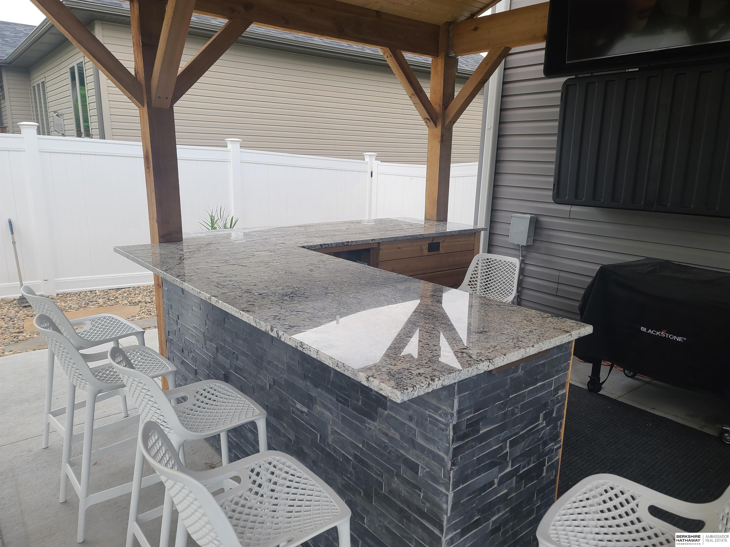 Lincoln, Nebraska 68516, United States, 5 Bedrooms Bedrooms, ,3 BathroomsBathrooms,Residential,Active,77991