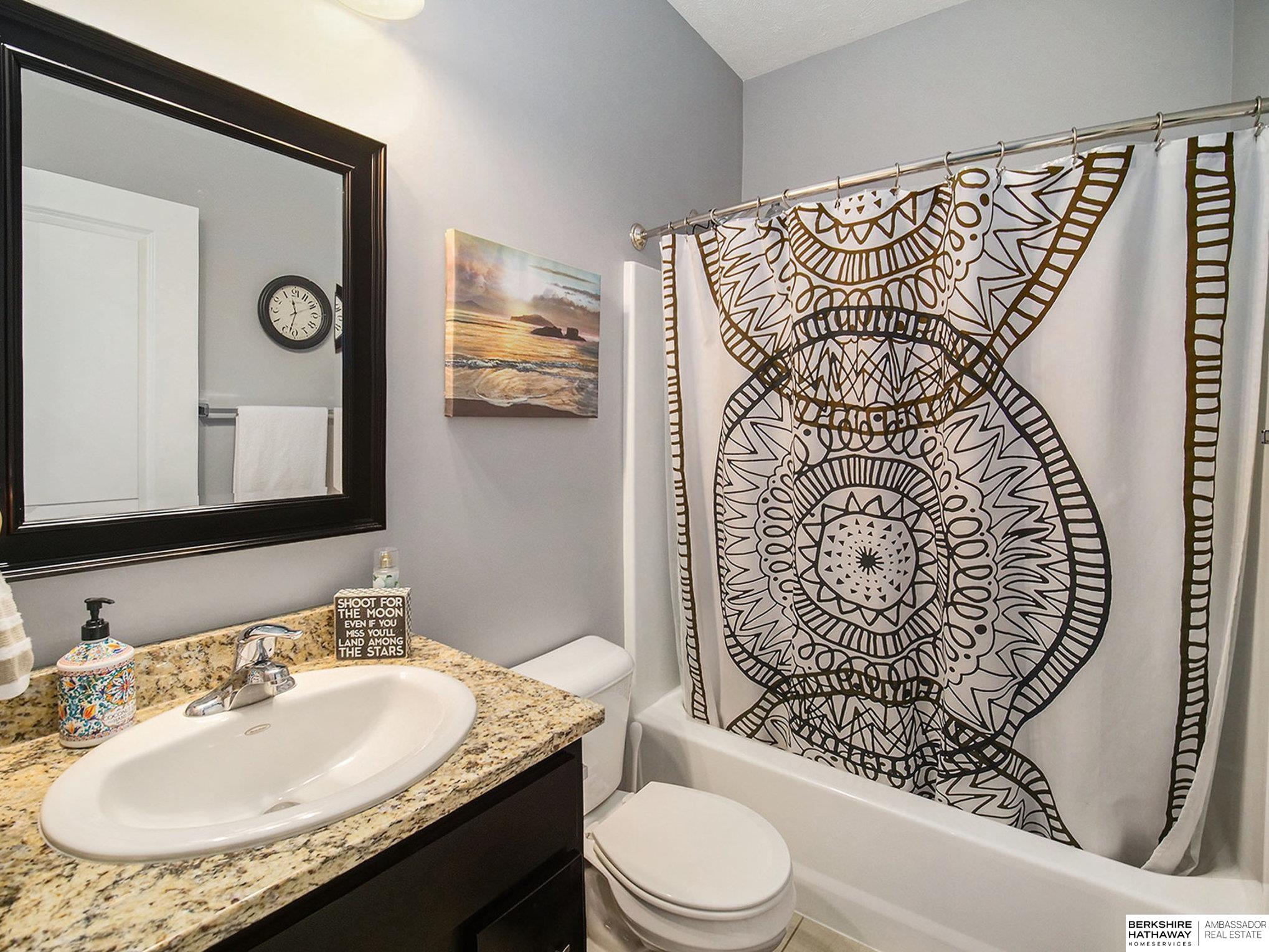 Lincoln, Nebraska 68516, United States, 5 Bedrooms Bedrooms, ,3 BathroomsBathrooms,Residential,Active,77991