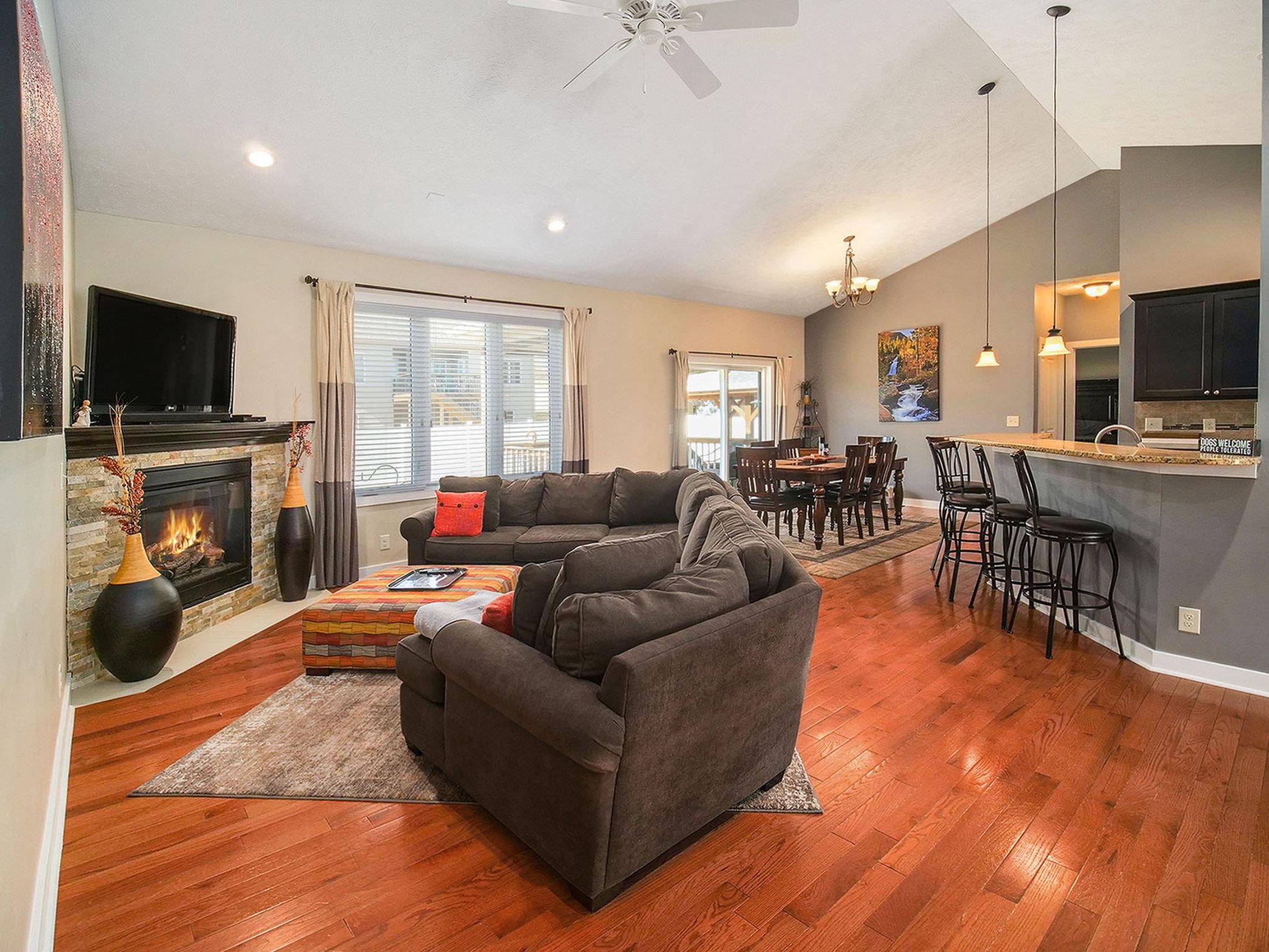 Lincoln, Nebraska 68516, United States, 5 Bedrooms Bedrooms, ,3 BathroomsBathrooms,Residential,Active,77991