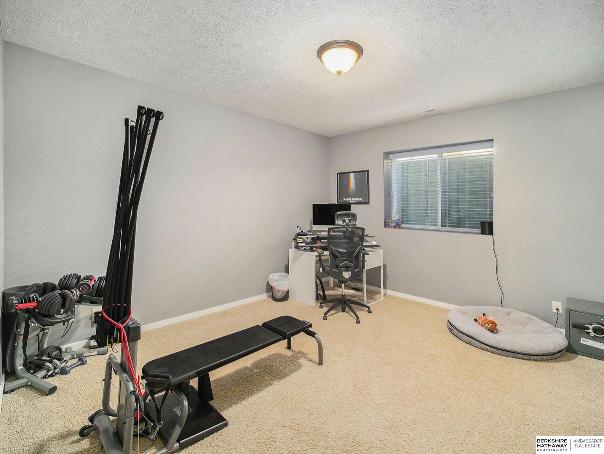 Lincoln, Nebraska 68516, United States, 5 Bedrooms Bedrooms, ,3 BathroomsBathrooms,Residential,Active,77991