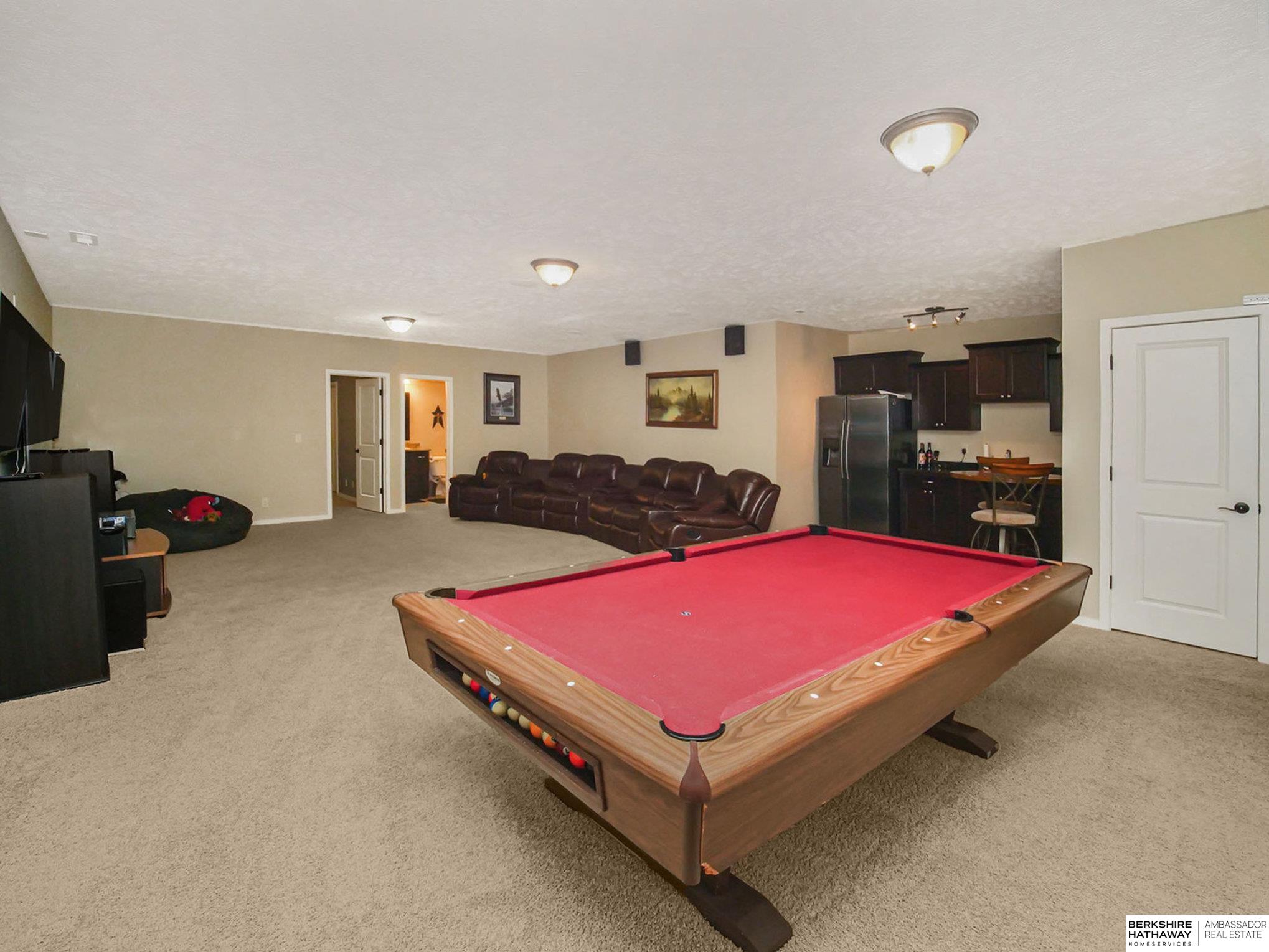 Lincoln, Nebraska 68516, United States, 5 Bedrooms Bedrooms, ,3 BathroomsBathrooms,Residential,Active,77991