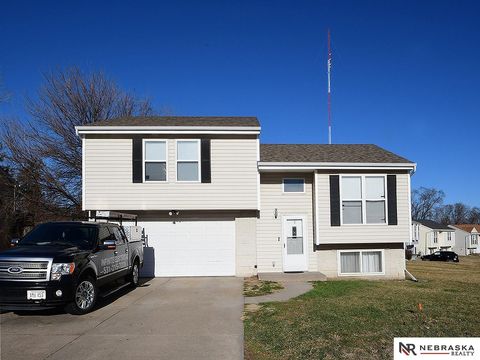 Photo of 5818 N 61st Avenue, Omaha, NE 68104 (MLS # 22606248)