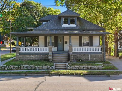 Photo of 3093 Vine Street, Lincoln, NE 68503 (MLS # 22532941)