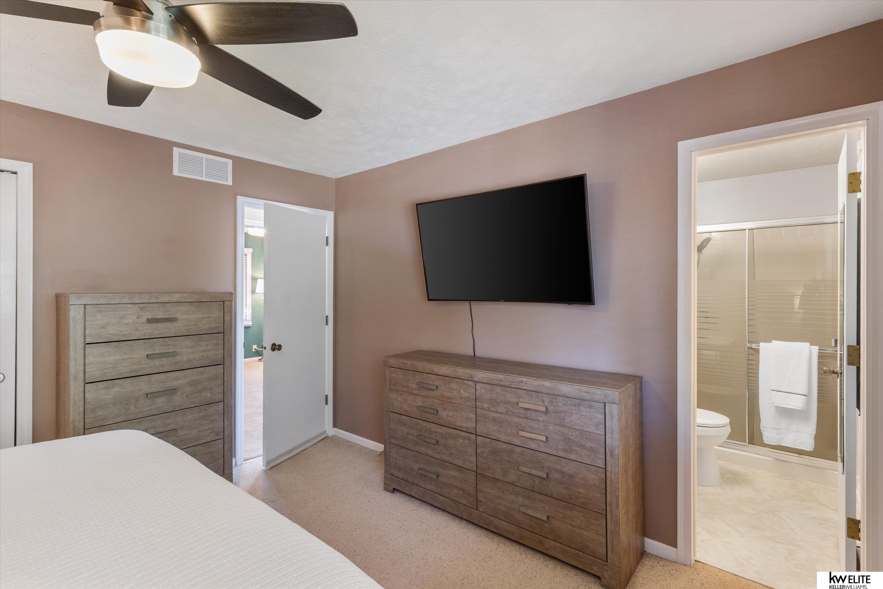 Omaha, Nebraska 68164, United States, 3 Bedrooms Bedrooms, ,2 BathroomsBathrooms,Residential,Pending,132366