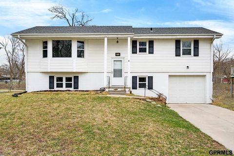 Photo of 6219 N 66 Street, Omaha, NE 68104 (MLS # 22607882)