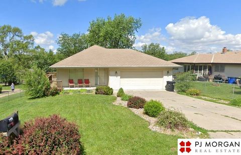 Photo of 5612 S 50th Street, Omaha, NE 68117 (MLS # 22607421)