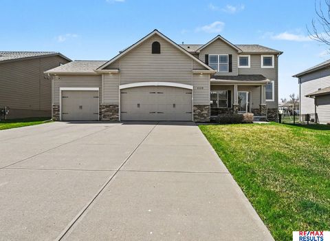 Photo of 6418 N 163rd Street, Omaha, NE 68116 (MLS # 22609784)