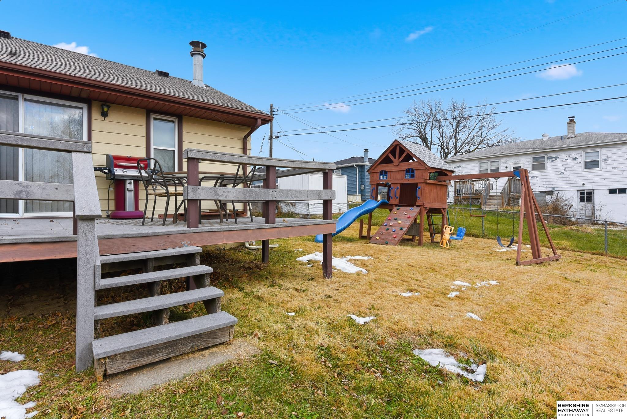 Bellevue, Nebraska 68147, United States, 3 Bedrooms Bedrooms, ,2 BathroomsBathrooms,Residential,Pending,254140